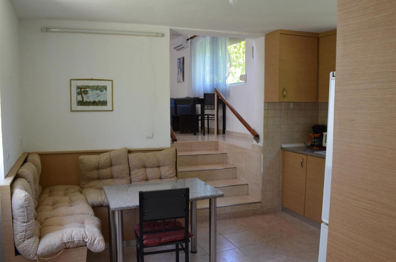 Artemis - Pool And Garden Appartement *